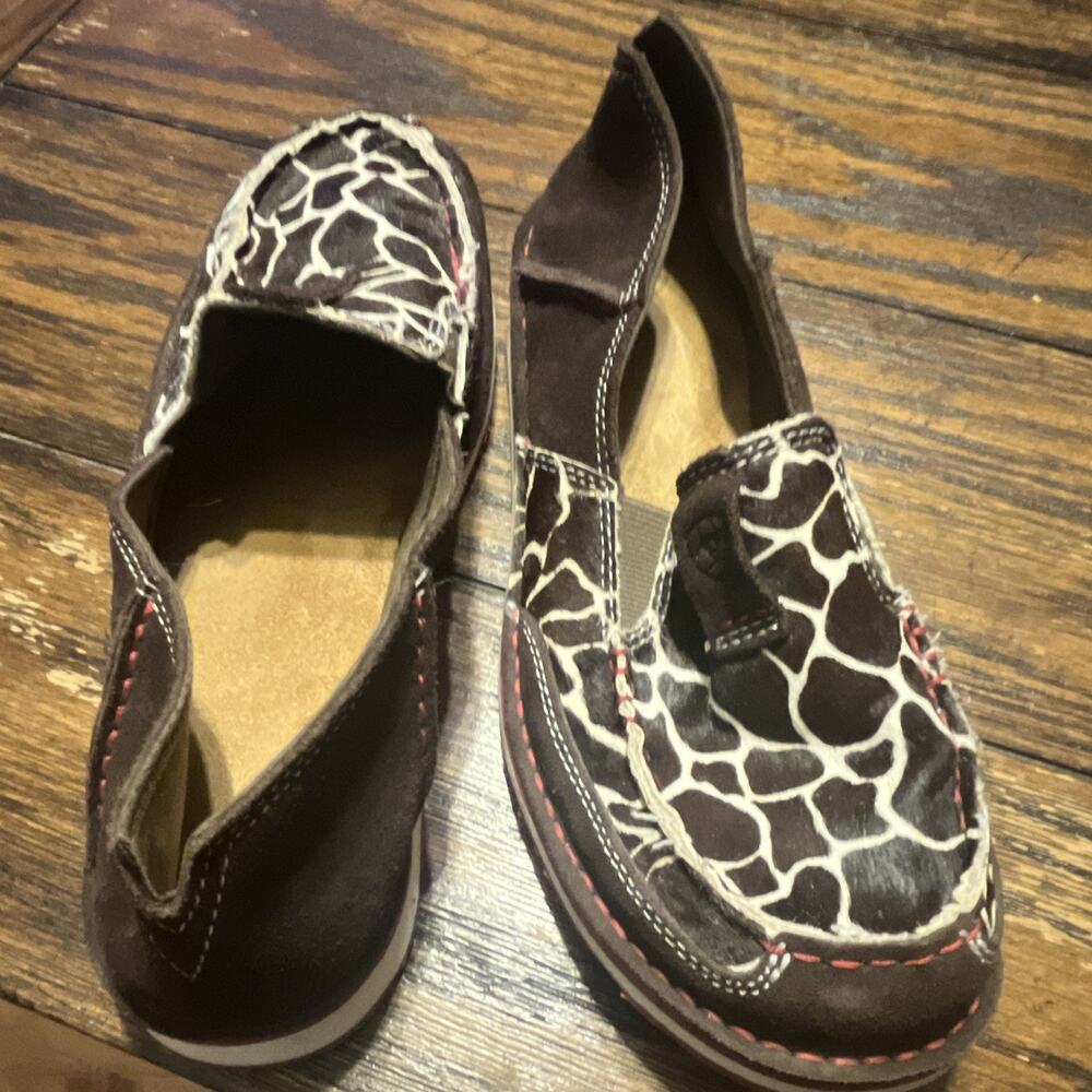 Ariat Women’s 8.5 Slip-On Suede Animal Print Flats Rubber Sole Round Toe